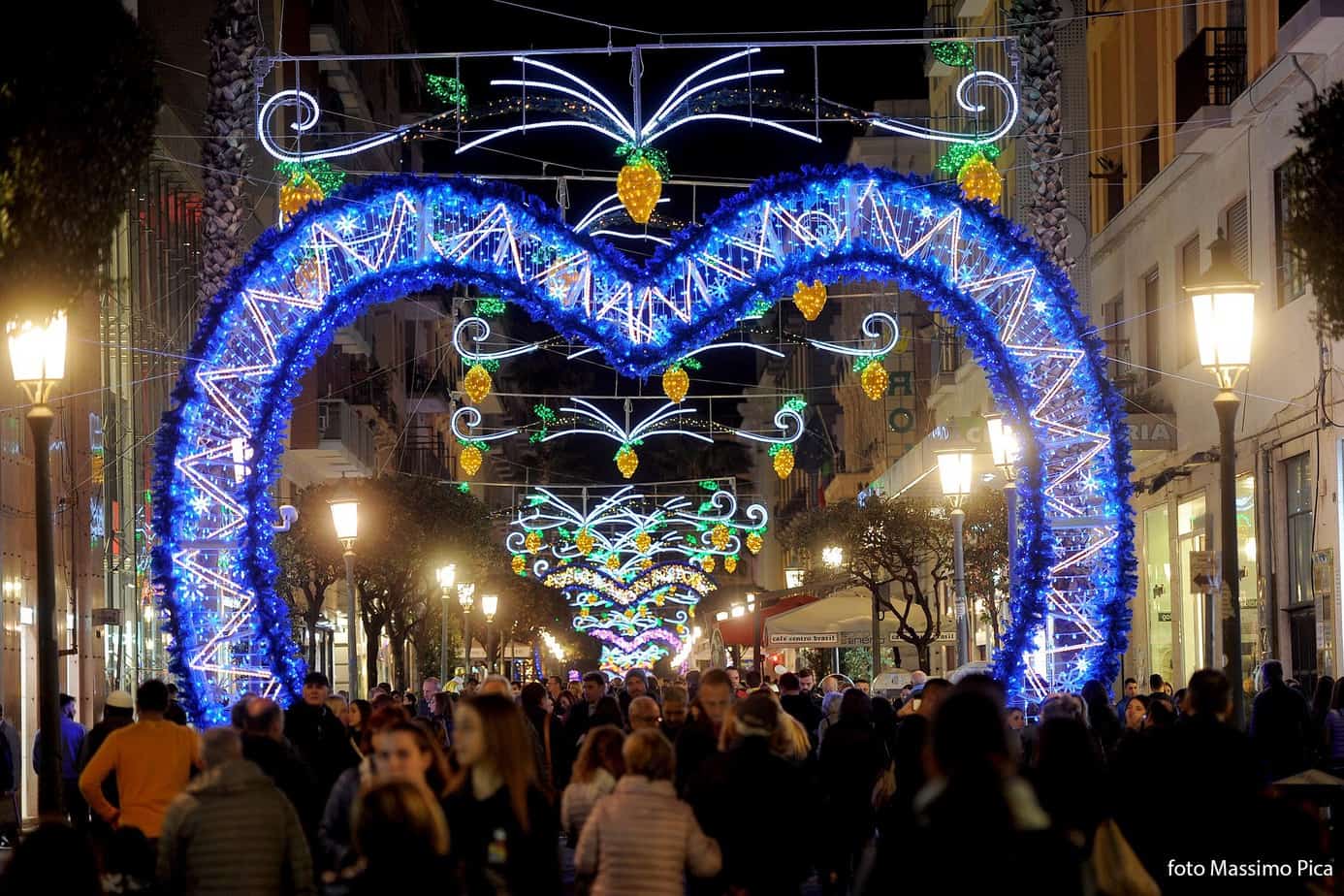 Luci Di Natale Salerno.Luci D Artista Salerno Natale 2019