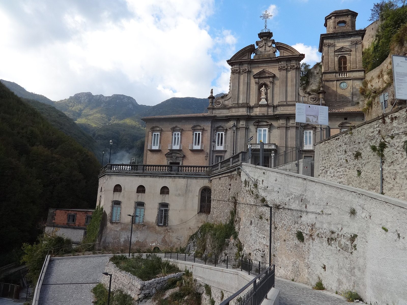 Abbazia Benedettina della Santissima Trinità